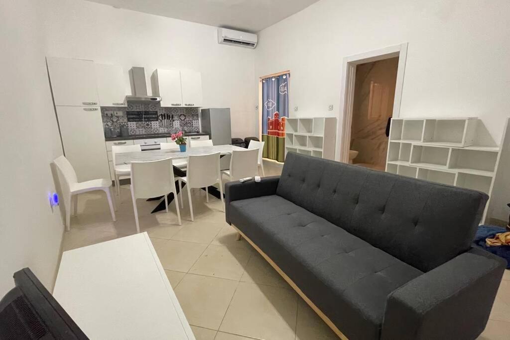 2 Bed Apt In Heart Of St Julians - 5Min From Seafront San Ġiljan Exterior foto