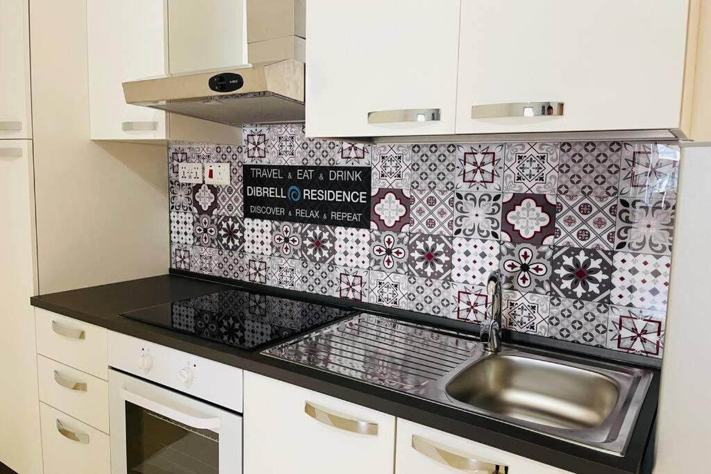 2 Bed Apt In Heart Of St Julians - 5Min From Seafront San Ġiljan Exterior foto