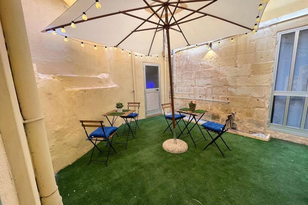 2 Bed Apt In Heart Of St Julians - 5Min From Seafront San Ġiljan Exterior foto